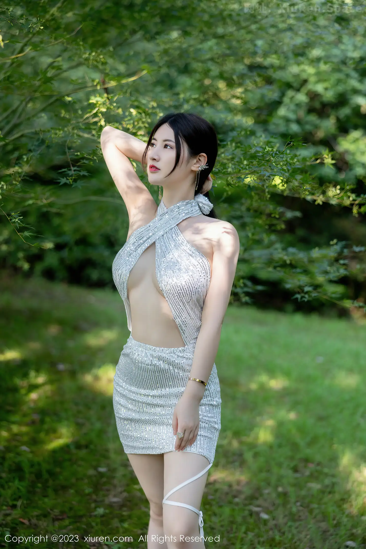 图片[4]-[XiuRen秀人网]VOL.7441 模特诗诗kiki性感蓝灰蕾丝内衣配黑丝袜秀丰腴身姿惹火诱惑写真79P-秀人网官方网站